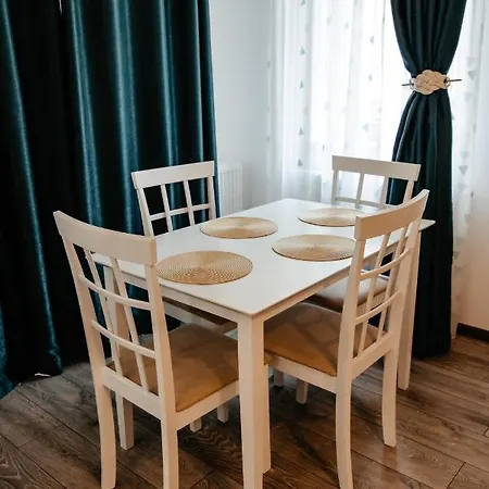 Cosmo Mountain Escape W. Private Parking Apartment